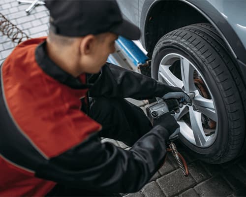 تعویض لاستیک وپنچرگیری